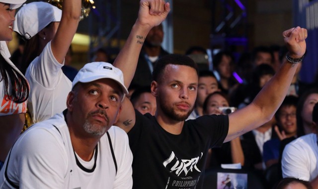 kaiyun-里程碑时刻！戴尔+斯蒂芬·库里父子总得分超科比父子 排历史第2