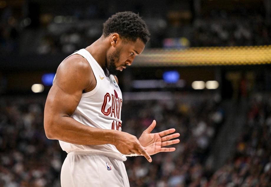 [图]米切尔0.9秒罚球绝杀 骑士险胜掘金豪取四连胜